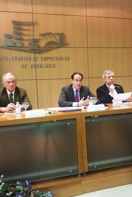 El presidente de la Confederación ha propuesto el impulso de la marca Andalucía